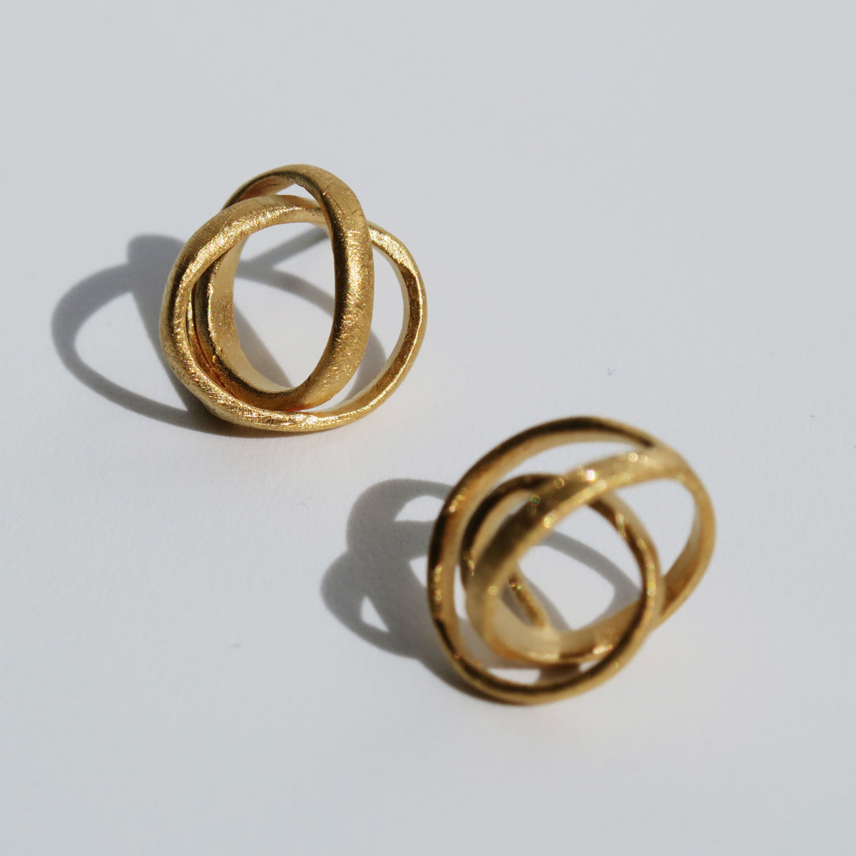 EMBOLIC EARRINGS SMALL GOLD
