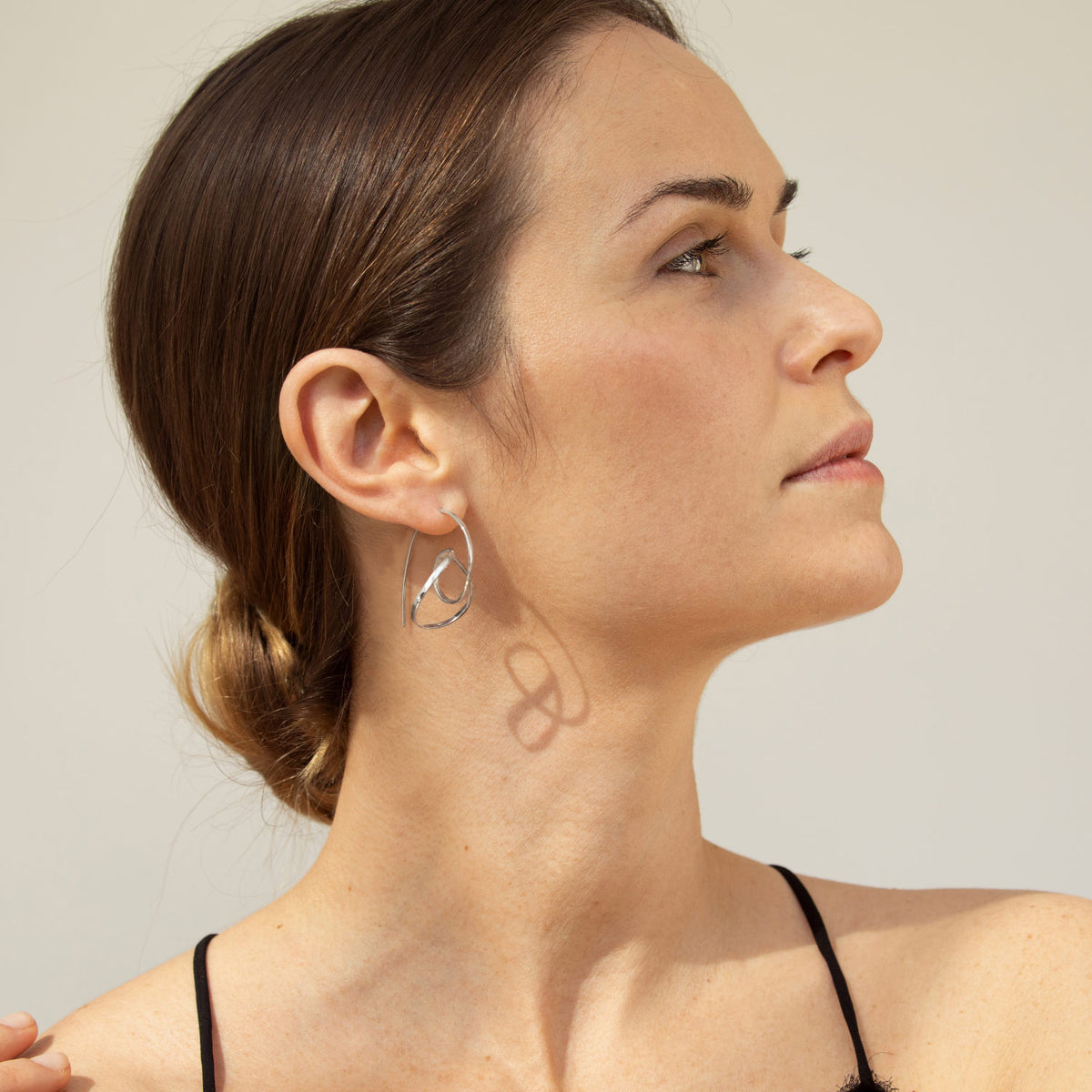 EMBOLIC EARRINGS MEDIUM SILVER
