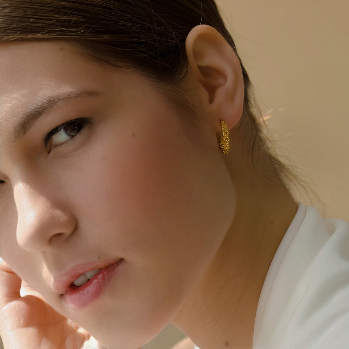 STARDUST EARRINGS HOOP MEDIUM GOLD