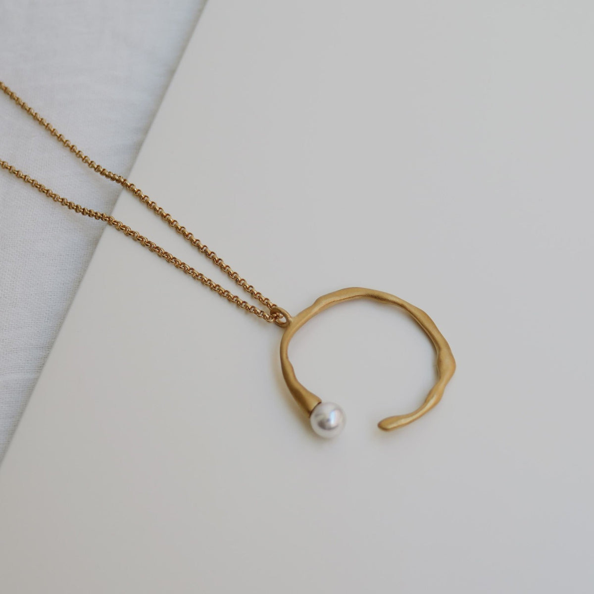 ECLAT NECKLACE CIRCLE