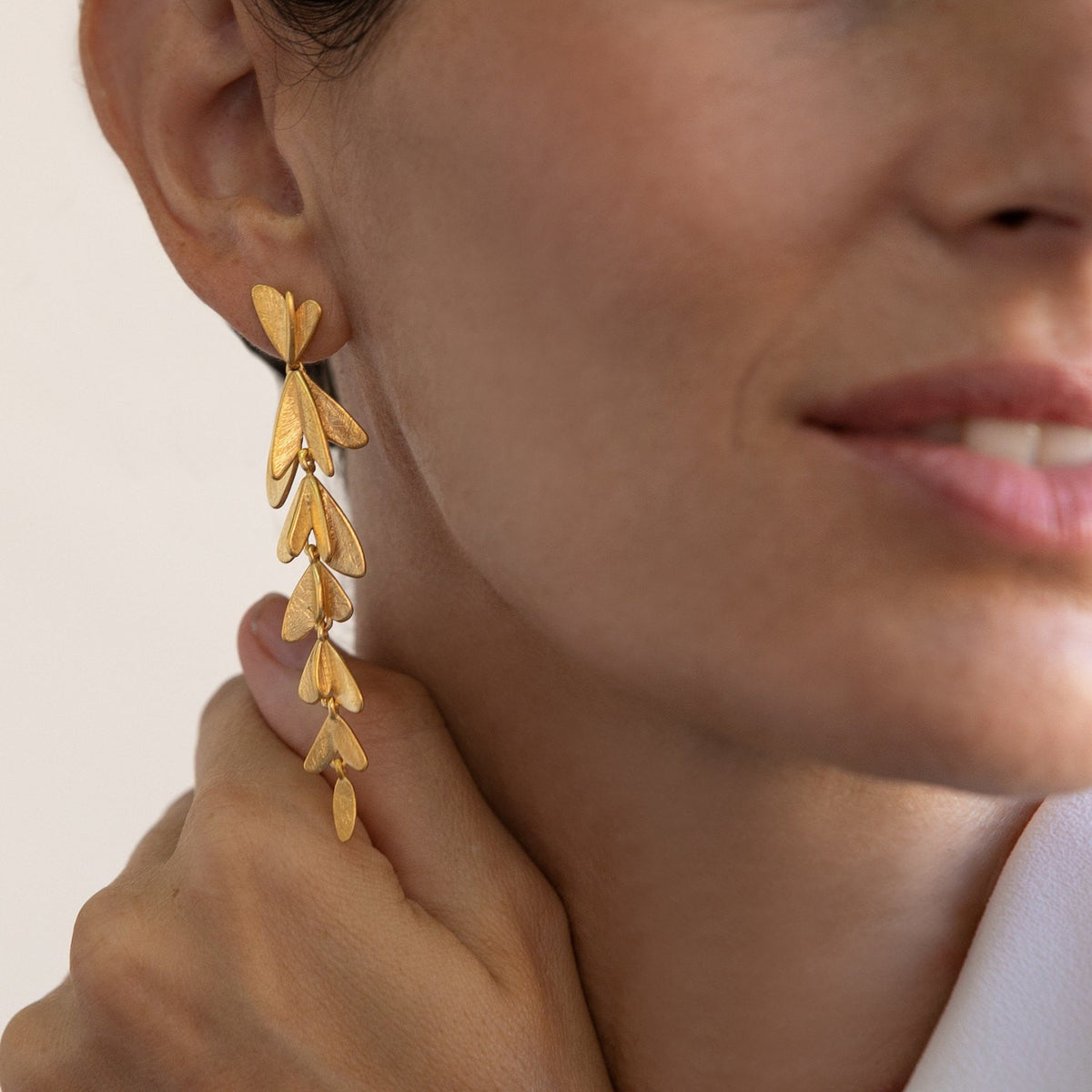 VOL EARRINGS LONG GOLD