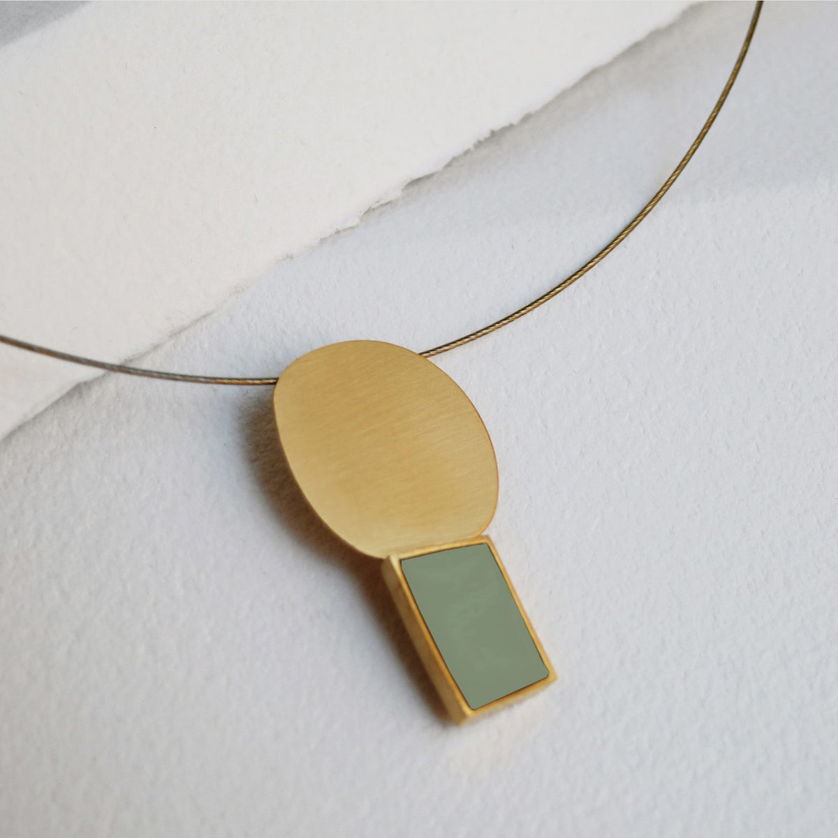 COLLAGE NECKLACE GREEN