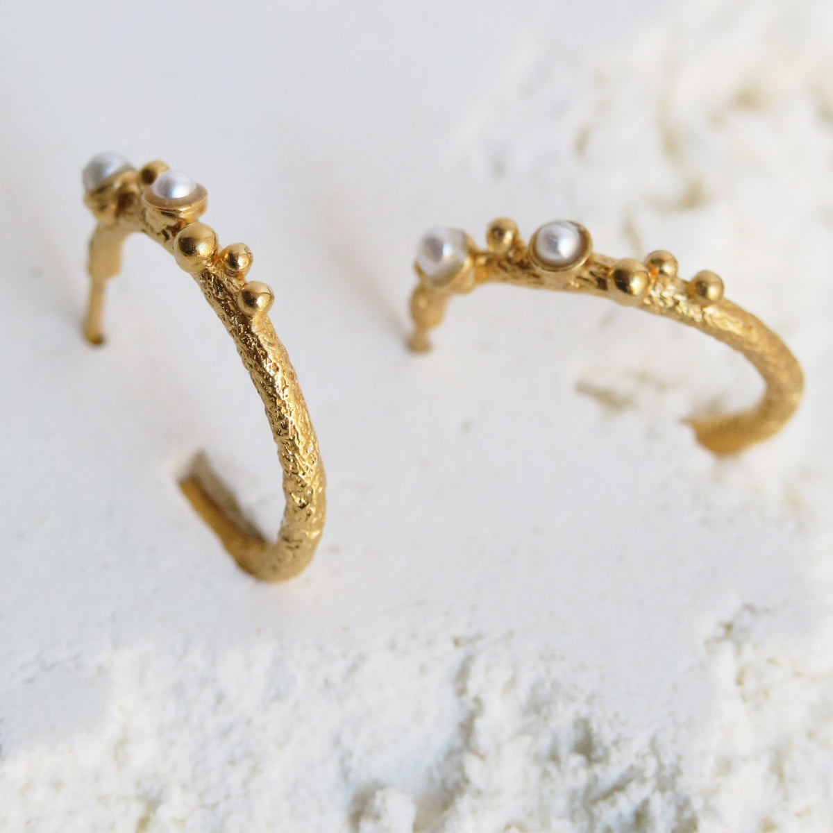GUSPIRA EARRINGS HOOP GOLD