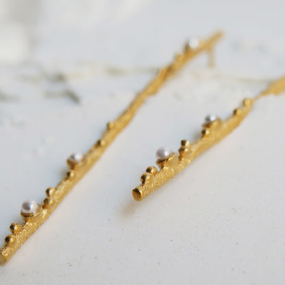 GUSPIRA EARRINGS LONG GOLD