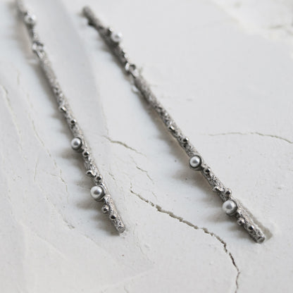 GUSPIRA EARRINGS LONG SILVER