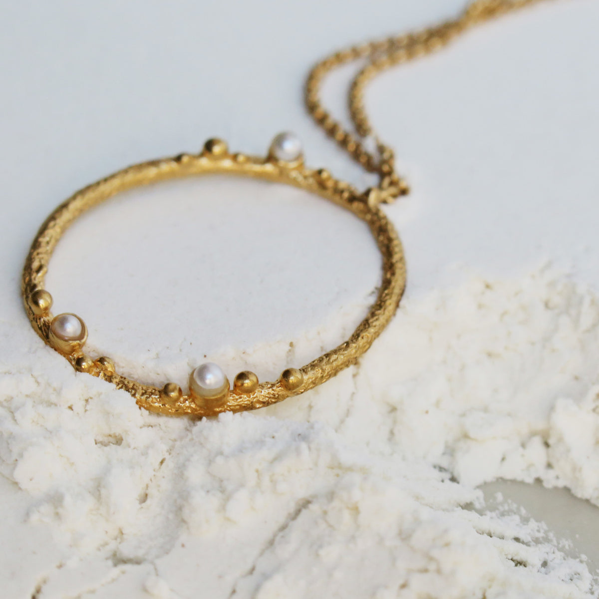 GUSPIRA NECKLACE CIRCULAR GOLD