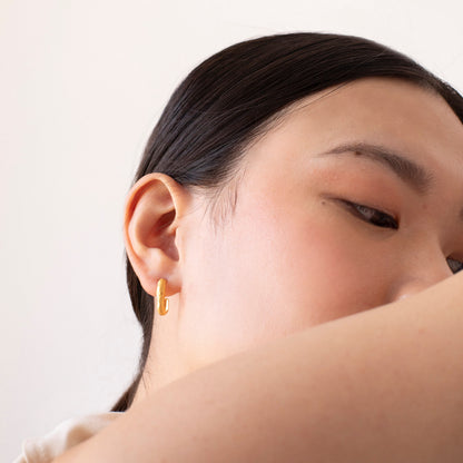 SAUMA EARRINGS HOOP SMALL GOLD