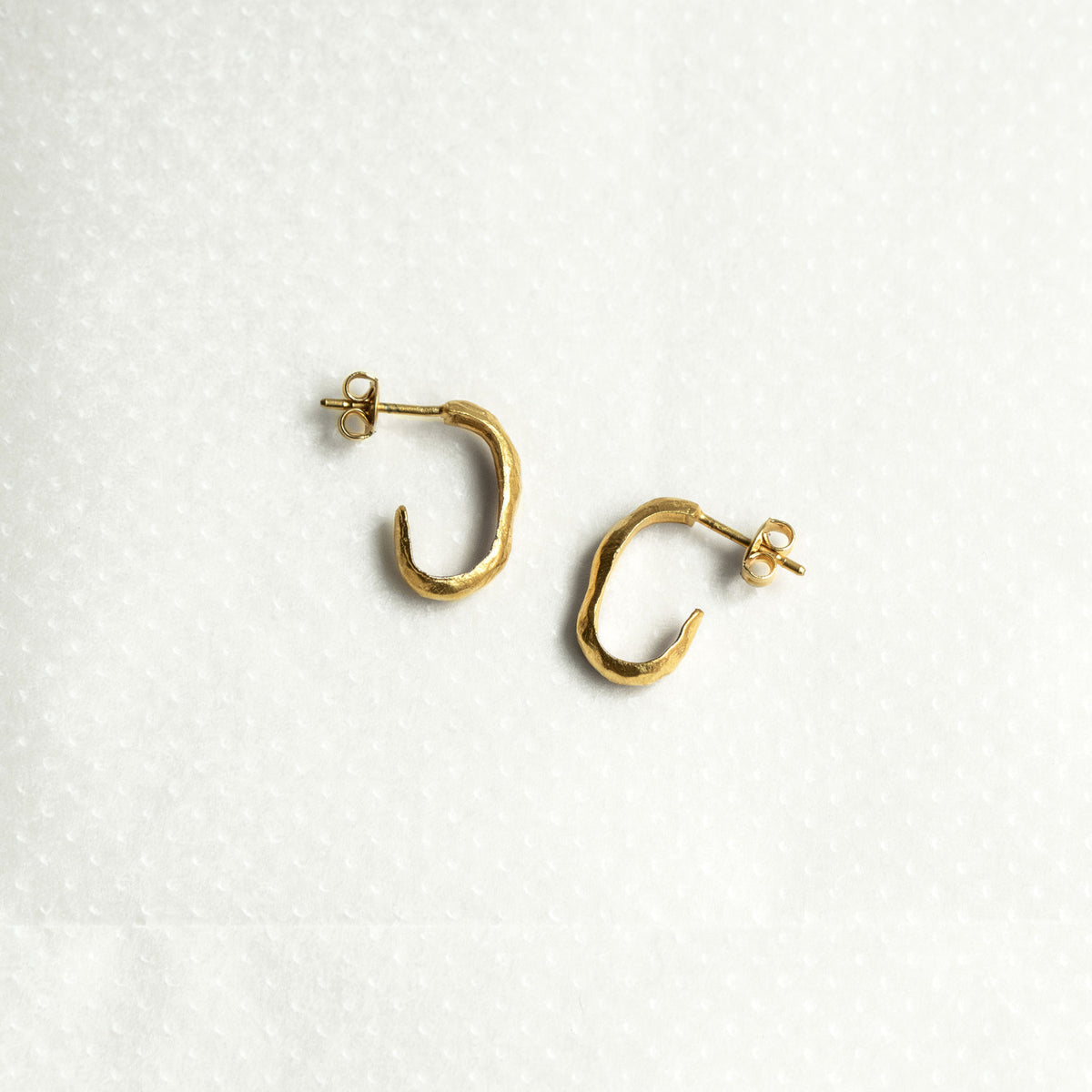 SAUMA EARRINGS HOOP SMALL GOLD