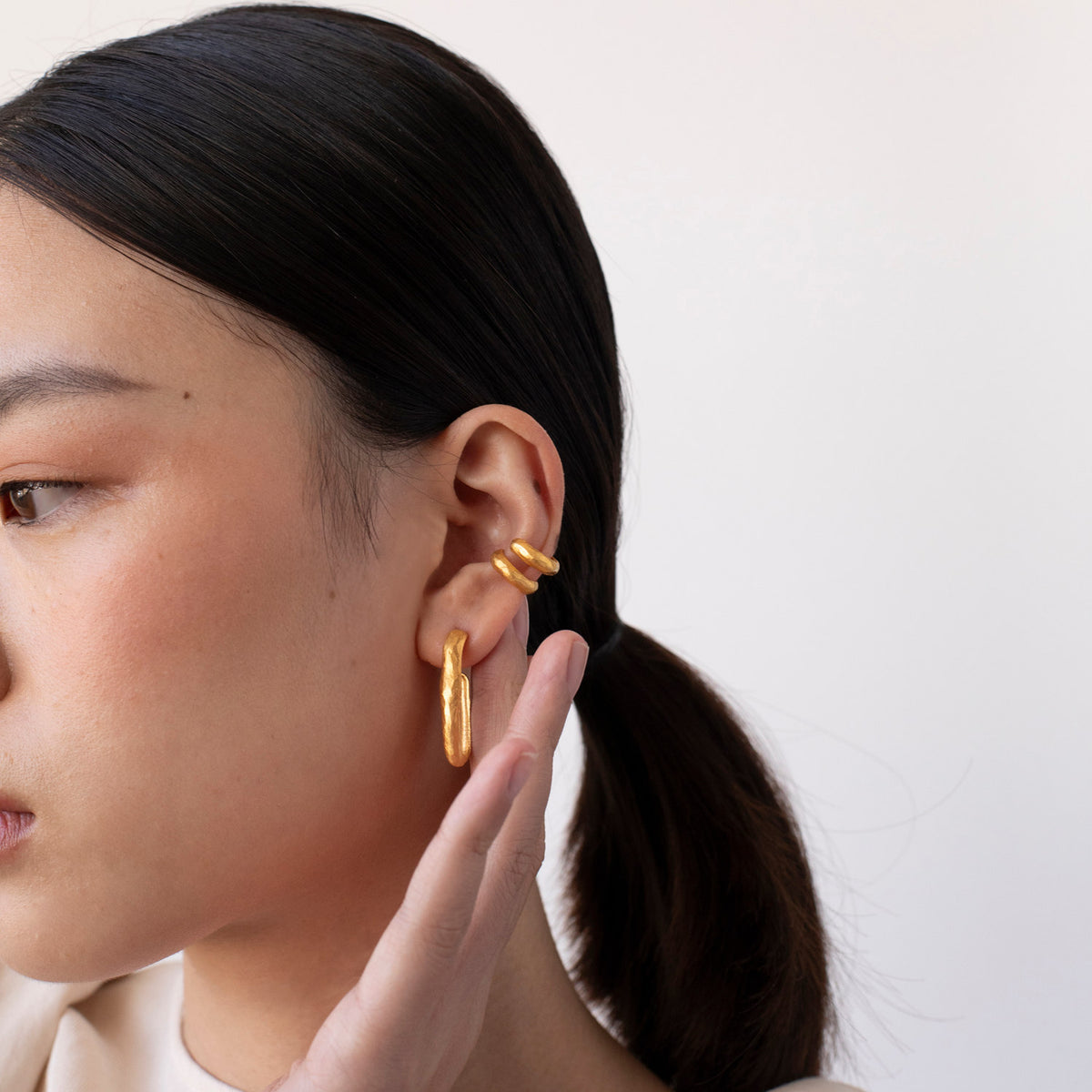 SAUMA EARRINGS HOOP LARGE GOLD