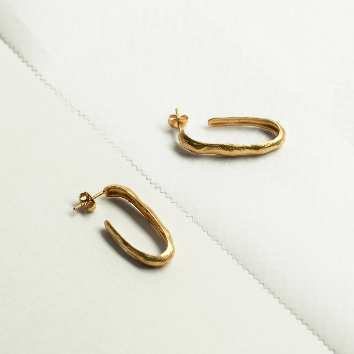 SAUMA EARRINGS HOOP LARGE GOLD