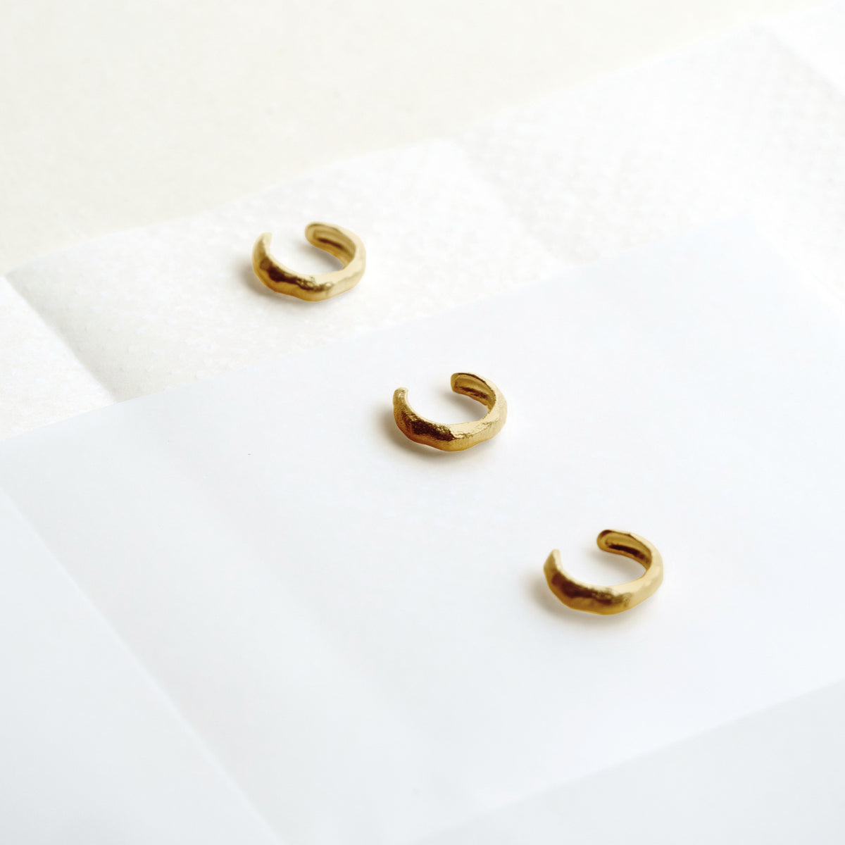 SAUMA EAR CUFF EARRING GOLD